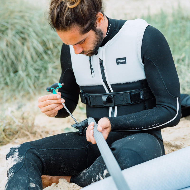 Mystic Endure Wing Impact Vest